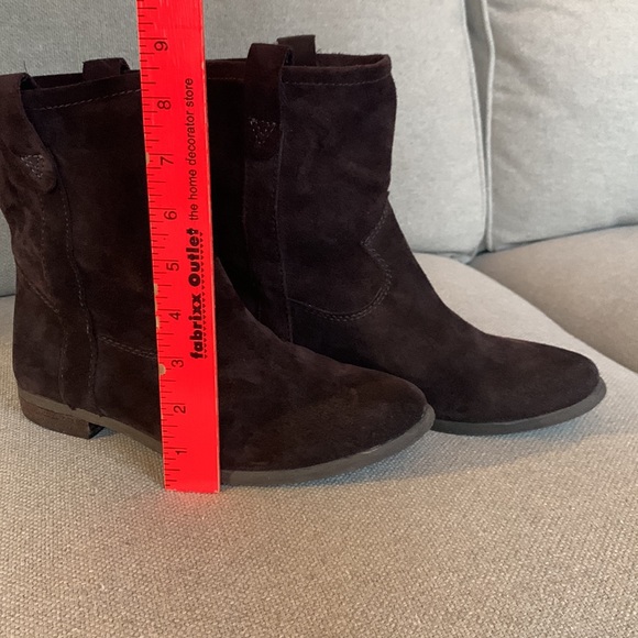Vince Camuto size 8 pull on suede booties - Picture 3 of 6